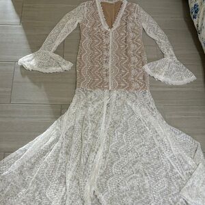 Elegant White Lace Maxi Dress